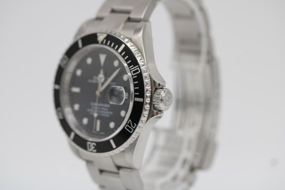Rolex Submariner 16610 Image 2